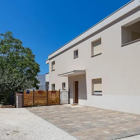 Modern House Near * Fazana